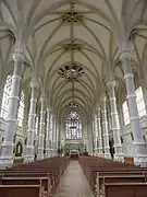 L'intérieur de l'église.