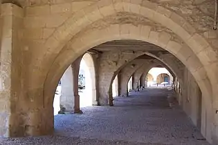 Galerie du côté sud (sept.&nbsp;2011)44°&nbsp;33′&nbsp;53,2″&nbsp;N, 0°&nbsp;13′&nbsp;30,4″&nbsp;O