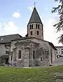 Chevet trichore de Saint-Pierre-de-Clages (début XIIe siècle).