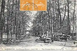 L'allée centrale et le kiosque en 1919.