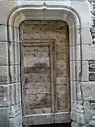 Porte d'entrée latérale.