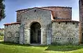 Claustras à rosaces de l'église Santa María de Bendones, érigée entre 792 et 842. Architecture asturienne.