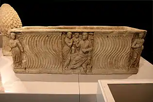 Sarcophages à strigiles, IIIe&nbsp;siècle.