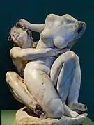 Satyre et nymphe. Interprétation romaine d'un modèle hellénistique de l'école de Pergame du IIe ou Ier&nbsp;siècle. H. 60&nbsp;cm. Centrale Montemartini