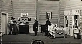 Une scène de la pièceau Nationaltheatret d'Oslo en 1918.