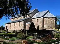 L'église de Skarp Salling, 5&nbsp;km du Limfjord, art roman en granite.