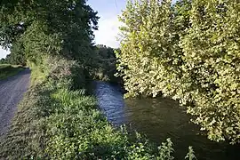 Le canal du moulin de Sombrun.