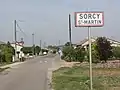 Entrée de Sorcy-Saint-Martin par le chemin des Quemines.