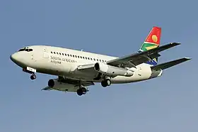 Un Boeing 737-200, le 1er modèle de 737 produit en série, ici opérant pour South African Airlink en 2007