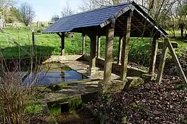 Lavoir à Saint-Germain-le-Vasson, lieu-dit la Fontaine.