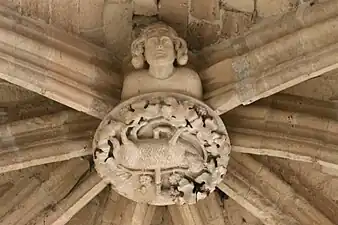 Clef de l'abside, l'agneau et tête de Charles&nbsp;II.