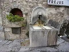 Fontaine.
