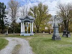 Cimetière de la paroisse Sainte-Élizabeth, rue de l'Église