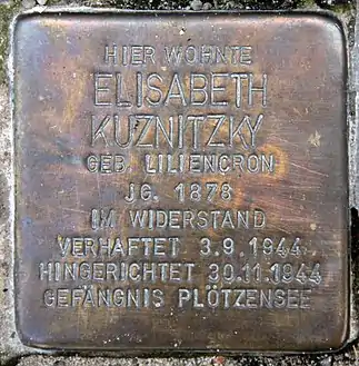La plaque de la mère de Lilo, Elisabeth Kuznitzky&nbsp;(de).