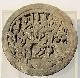 Scène dionysiaque dite « noces de Dionysos et d’Ariane ». Fin du IIe&nbsp;siècle (?). Indian National Museum, New Dehli