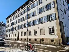 no&nbsp;9 depuis la rue des Greniers.