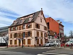 À l'angle de la rue du Cygne, le no&nbsp;6.