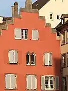 Le pignon en escalier du no&nbsp;10.