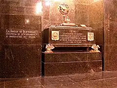 Tombeaux de Pierre Ier du Brésil (à droite) et de Amélie de Leuchtenberg (à gauche), 2e&nbsp;impératrice du Brésil.