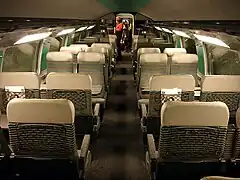 Intérieur d'une rame de 1re&nbsp;génération : la salle haute, en 2de&nbsp;classe.