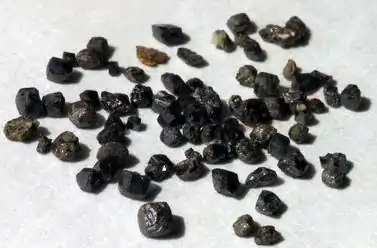 Cristaux de tausonite&nbsp;(en).