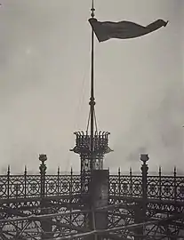 Un des quatre tours d'angle.