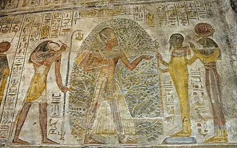 Ramsès&nbsp;II entouré par Thot, Ptah et Sekhmet.