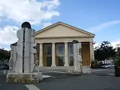 Place du Théâtre et fontaine Olof Palme.