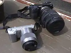 Comparaison entre un NEX-7 et un NEX-5N.