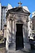 Sépulture au cimetière d'Auteuil.
