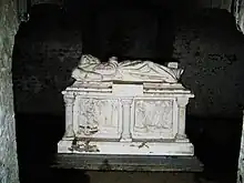 Le tombeau de Pierre l'Ermite au Neufmoustier à Huy.