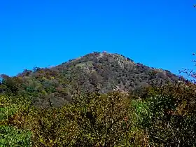 Vue du mont Tō depuis le mont Maru.
