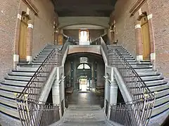 L'escalier principal.