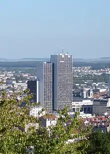 Tour Thiers, située au no&nbsp;4-6 rue Piroux.