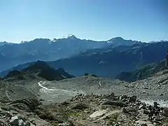 Regard en arrière sur la fin de l’ascension de la cabane d’Orny.