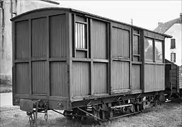 Voiture mixte à 2 essieux type DA 1re&nbsp;classe - fourgon.