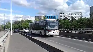 Transdev Autocars Tourneux Mercedes Intouro n°1423 à Nanterre.