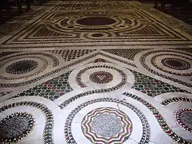 Pavement cosmatesque, basilique San Crisogono in Trastevere, Rome, XIIe siècle.