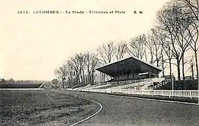 Dans les années 1910, le stade peut accueillir jusqu'à 20&nbsp;000&nbsp;spectateurs.