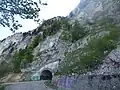 Entrée sud du tunnel, dans une zone d'éboulements.