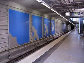 Vue des quais de la station Flughafen