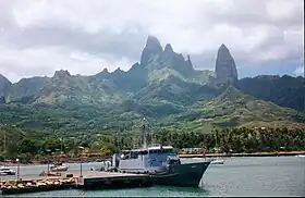 Vue du mont Oave depuis Hakahau.