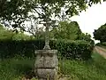 Croix à Chauminet (près du lavoir).