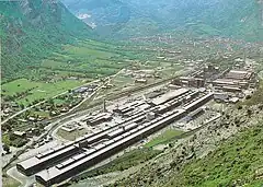 photographie de l'usine d'aluminium en 1987