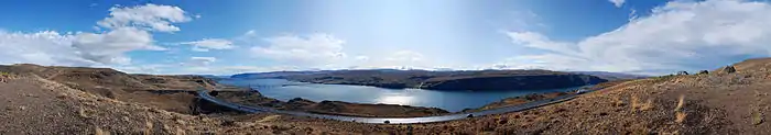 Panorama sur le Columbia près de Vantage