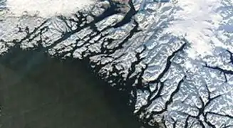 Vue satellite de Vatnahverfi, ici au centre.