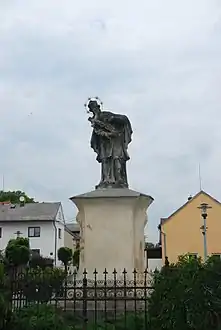 Statue de saint Jean Népomucène.