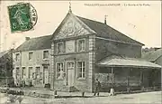 Carte postale de la mairie vers 1907.