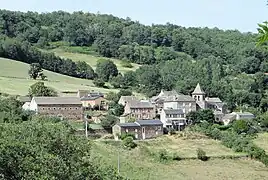 Le hameau de Saint-Symphorien et son église.