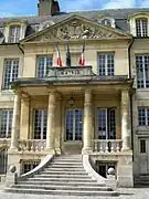 L'entrée principale du château.